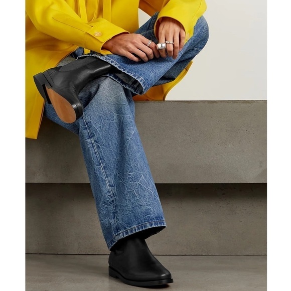 VINCE CECYL BLACK LEATHER PULL ON ANKLE CLASSIC CHELSEA BOOTS - Picture 2 of 15